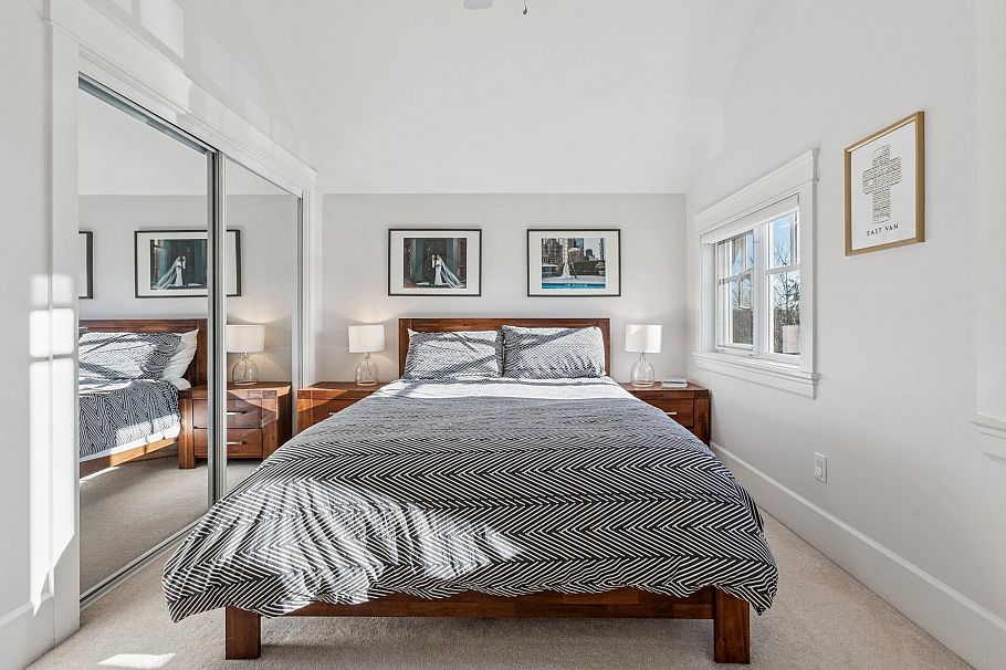 2163 Napier Street Vancouver, BC - 16