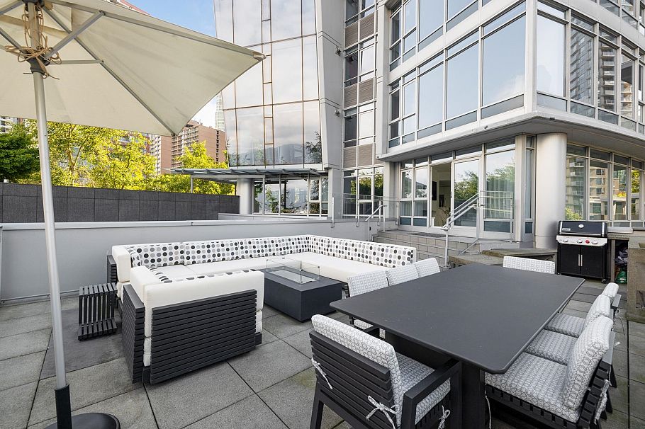 301 1233 W Cordova Street Vancouver, BC - 14