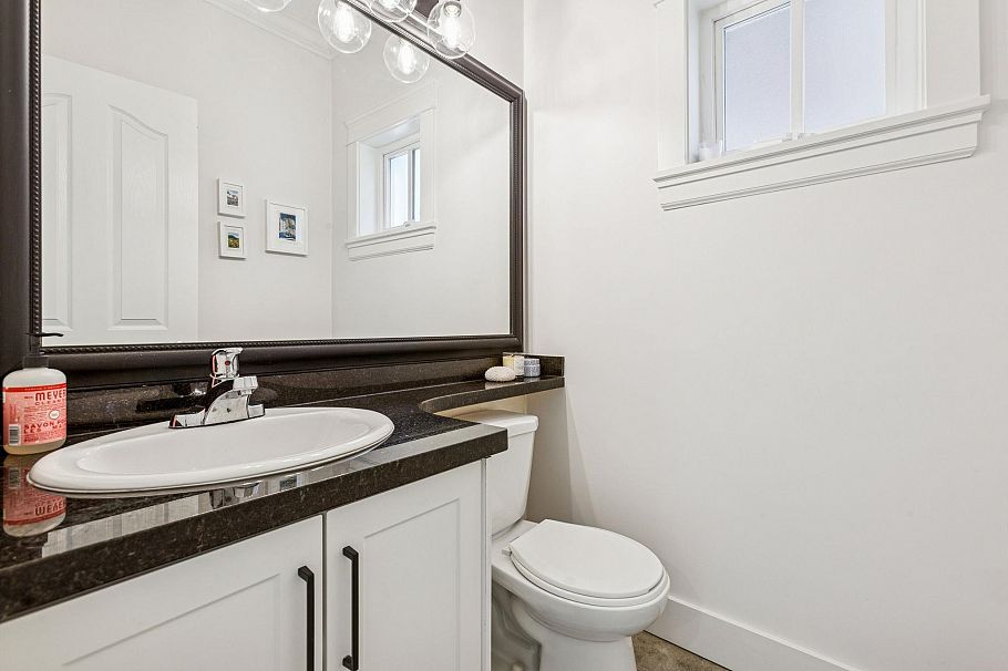 2163 Napier Street Vancouver, BC - 22