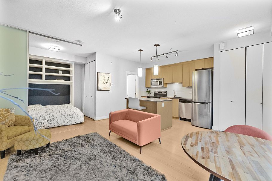 115 735 W 15th Street North Vancouver, BC - 14