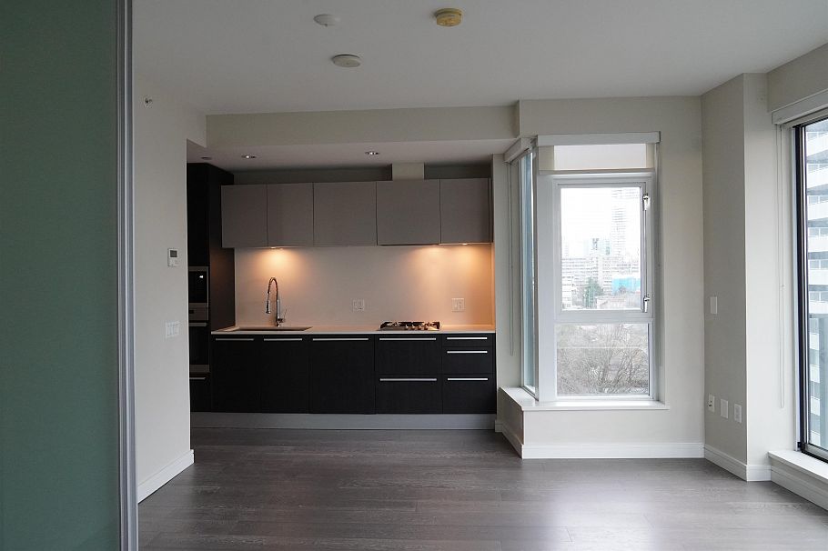 1103 1221 Bidwell Street Vancouver, BC - 3