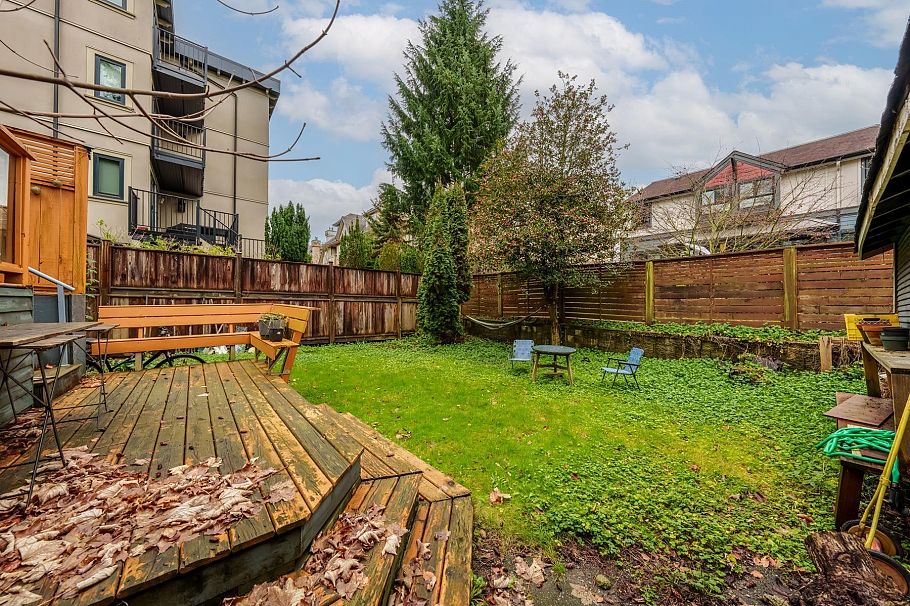 660 W 13th Avenue Vancouver, BC - 2