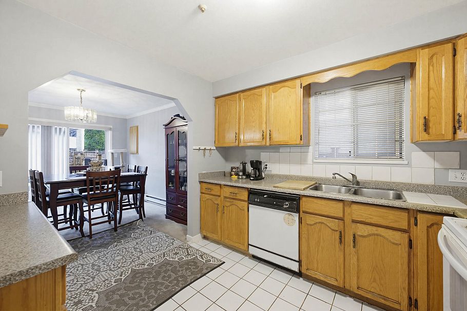 557 E 44th Avenue Vancouver, BC - 11