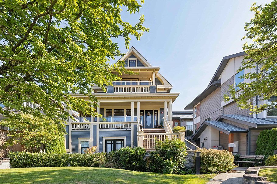 1 244 E 5th Street North Vancouver, BC - 40