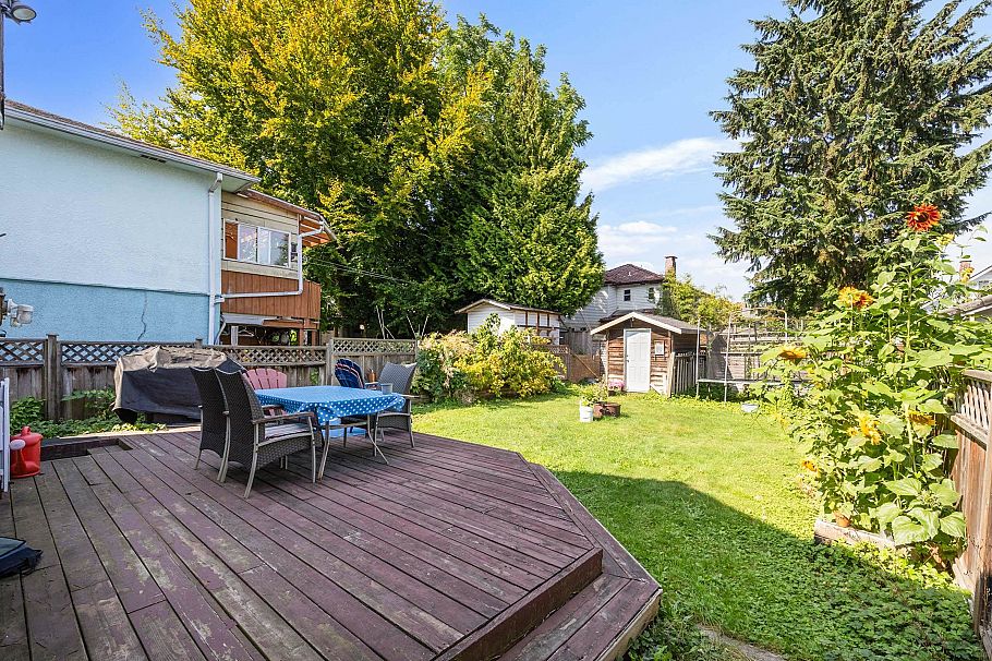 1341 E 29th Avenue Vancouver, BC - 26