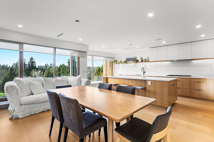 7353 Yew Street Vancouver, BC - 14