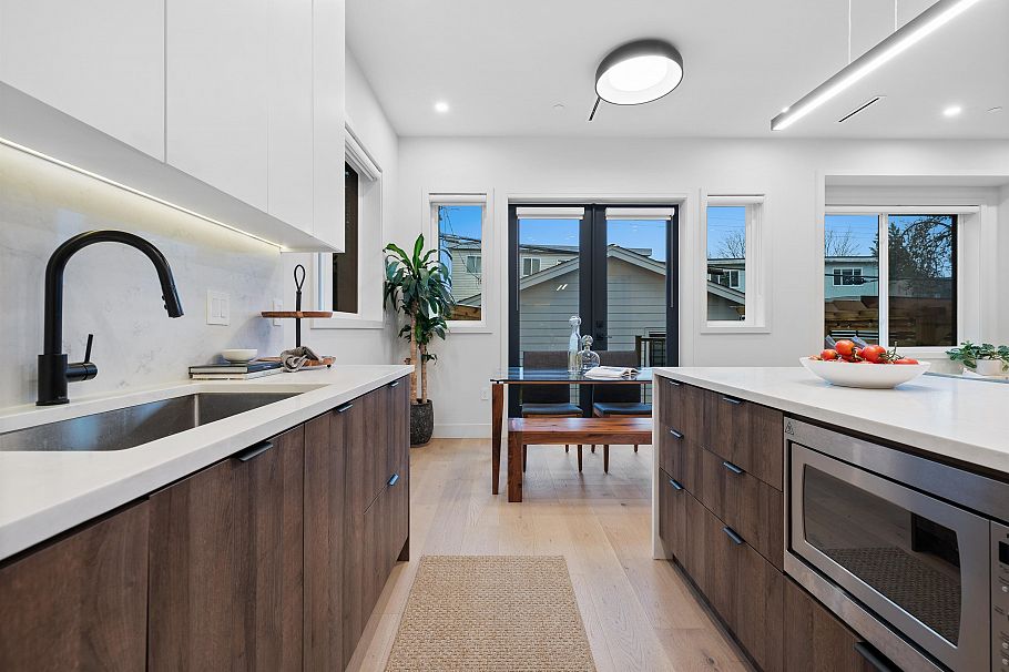 919 E 10th Avenue Vancouver, BC - 7