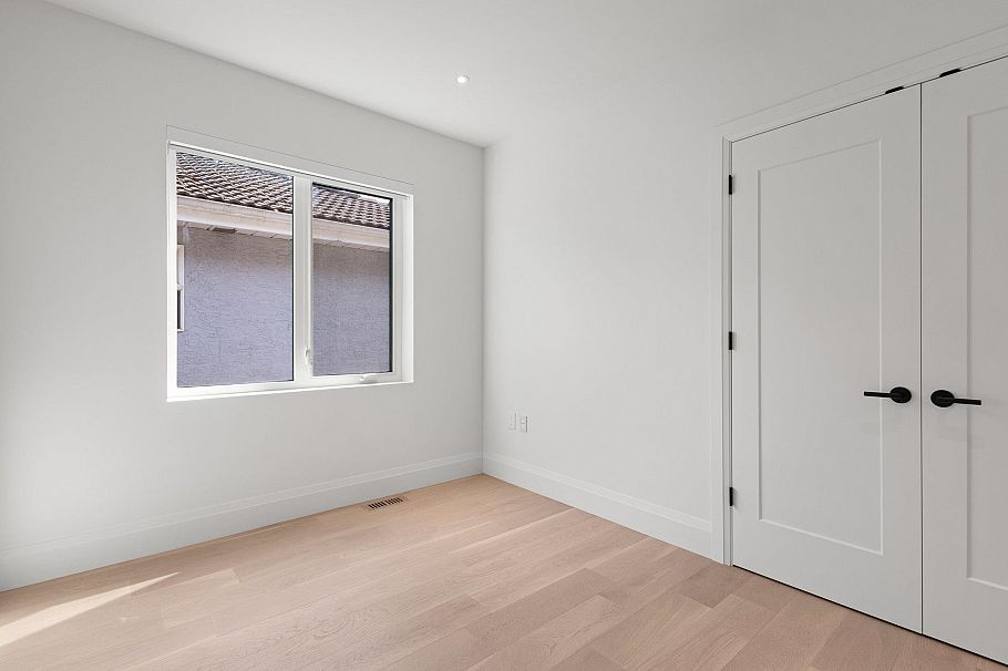 1 1243 E 27th Avenue Vancouver, BC - 13