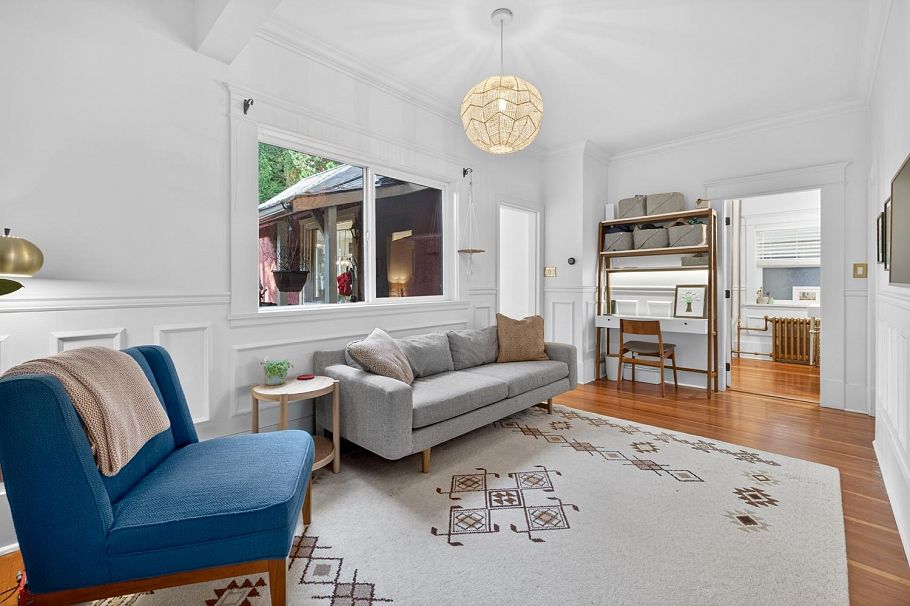 4387 St. George Street Vancouver, BC - 2