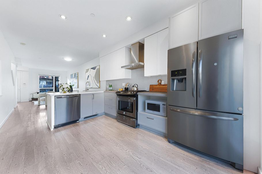 2763 Duke Street Vancouver, BC - 3