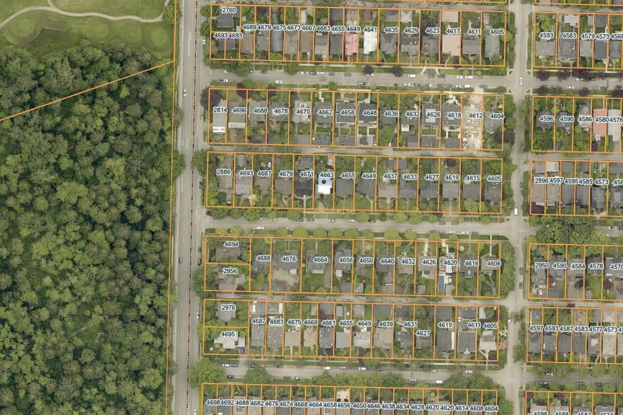 4663 W 13th Avenue Vancouver, BC - 2