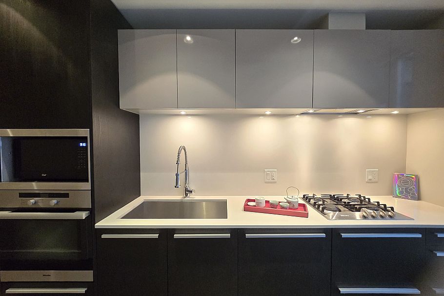 1103 1221 Bidwell Street Vancouver, BC - 8