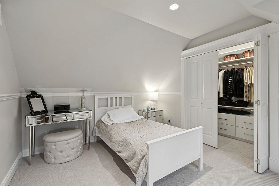 4081 Woodbury Avenue North Vancouver, BC - 31