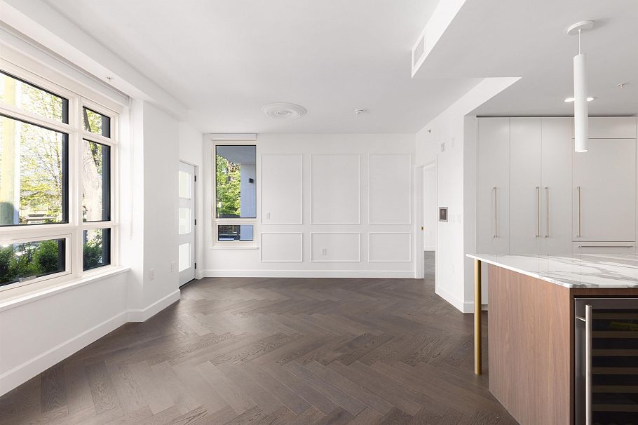 101 3668 W 10th Avenue Vancouver, BC - 4