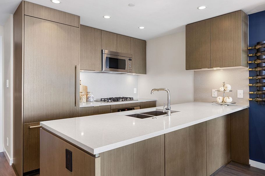 1703 125 E 14th Street North Vancouver, BC - 3