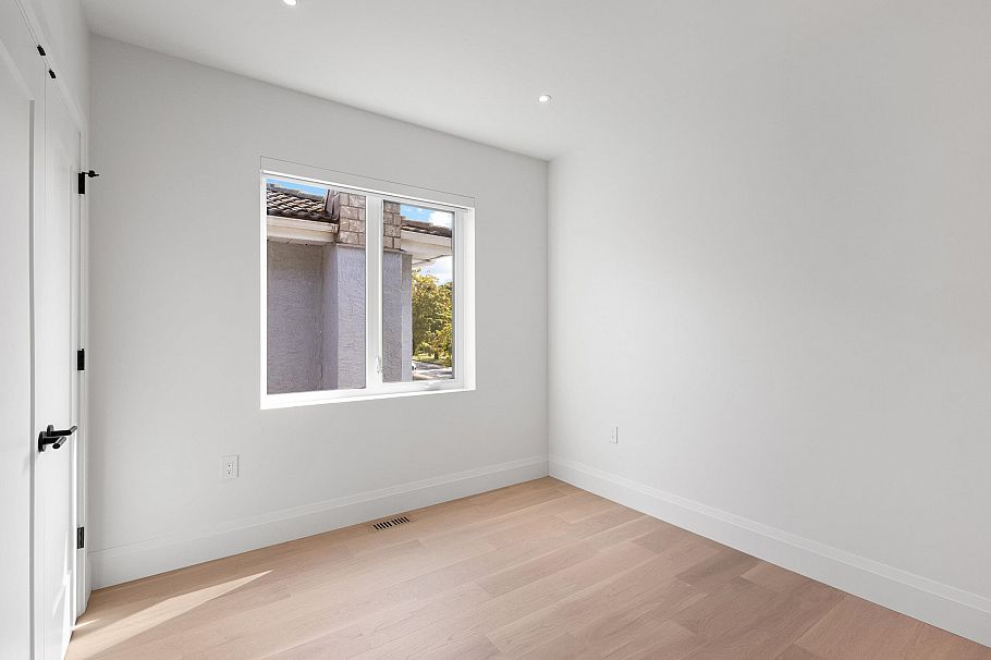 1 1243 E 27th Avenue Vancouver, BC - 16