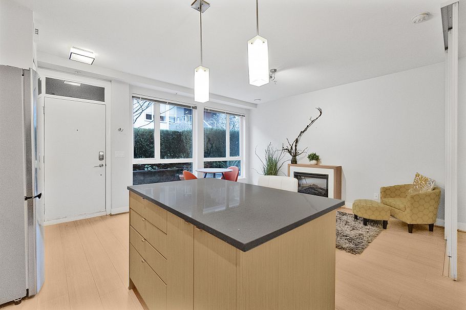 115 735 W 15th Street North Vancouver, BC - 7