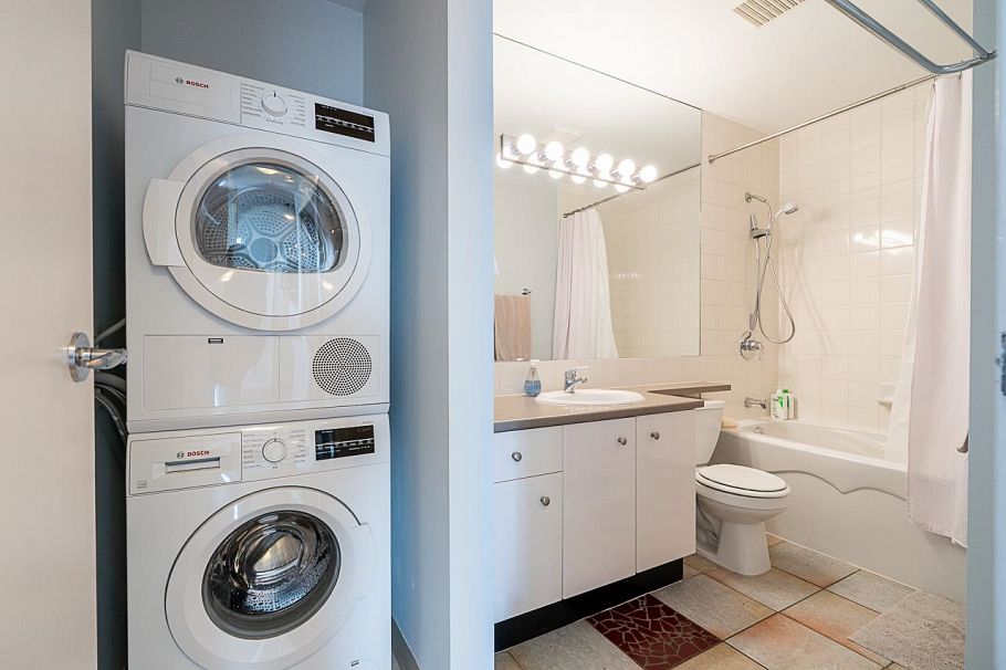 3202 501 Pacific Street Vancouver, BC - 32