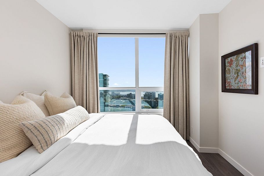 1703 125 E 14th Street North Vancouver, BC - 8