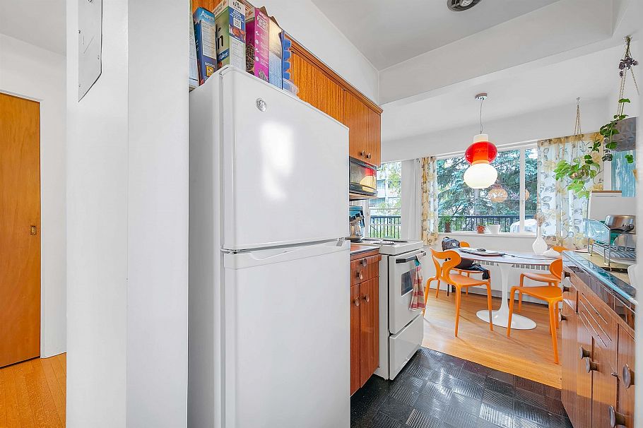 300 1925 NELSON STREET, Vancouver BC V6G 1N3 Vancouver, BC - 8