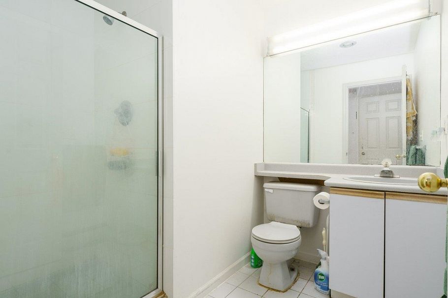 1573 W 66th Avenue Vancouver, BC - 23