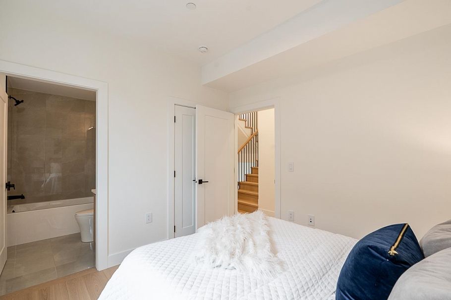 1 2248 E 48th Avenue Vancouver, BC - 20