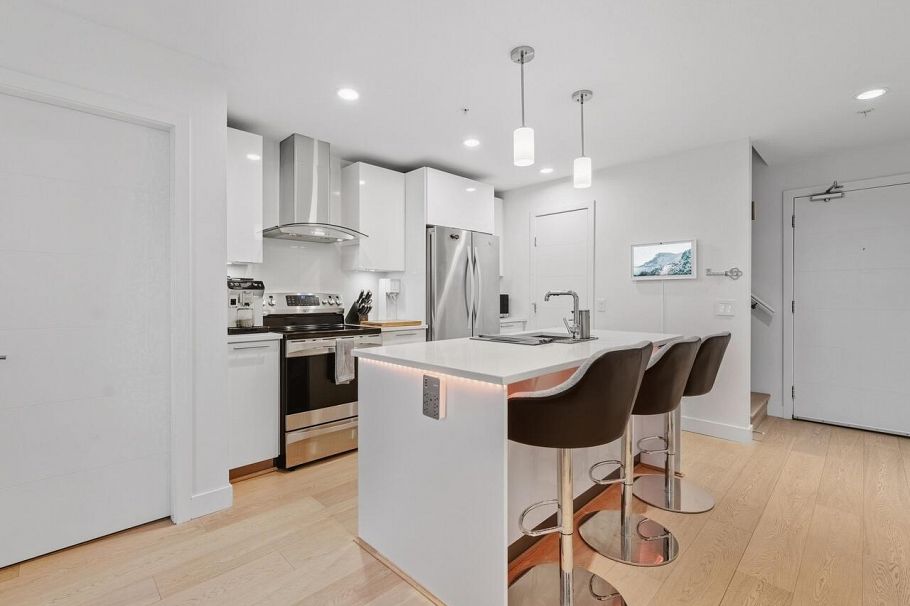 628 723 W 3rd Street North Vancouver, BC - 2