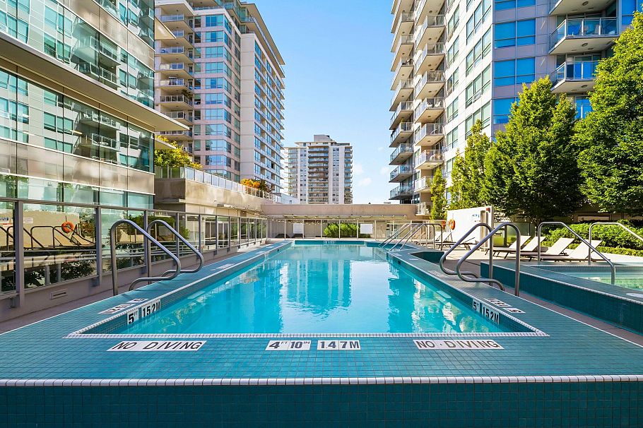 1703 125 E 14th Street North Vancouver, BC - 21