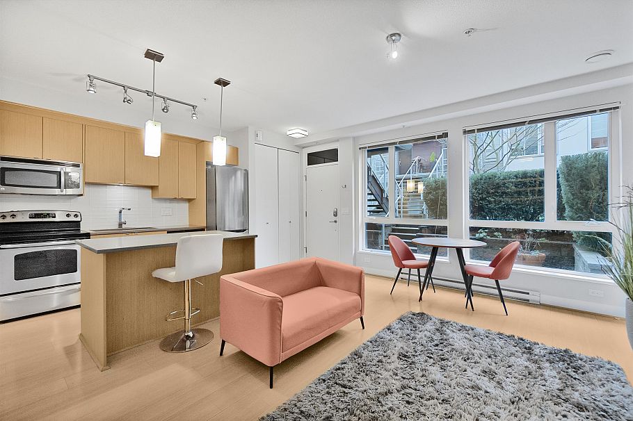 115 735 W 15th Street North Vancouver, BC - 1