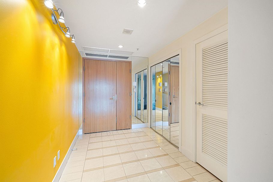 1002 499 Broughton Street Vancouver, BC - 24