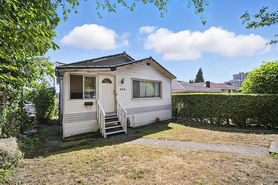 966 E 64th Avenue Vancouver, BC - 1