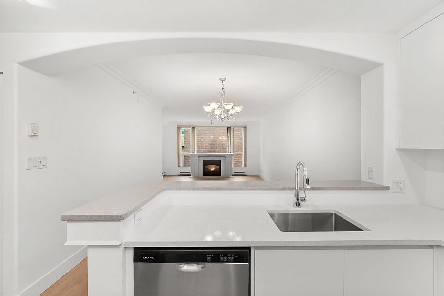 210 5770 Oak Street Vancouver, BC - 9