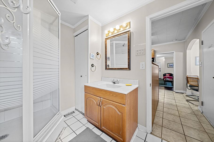 545 Skeena Street Vancouver, BC - 10