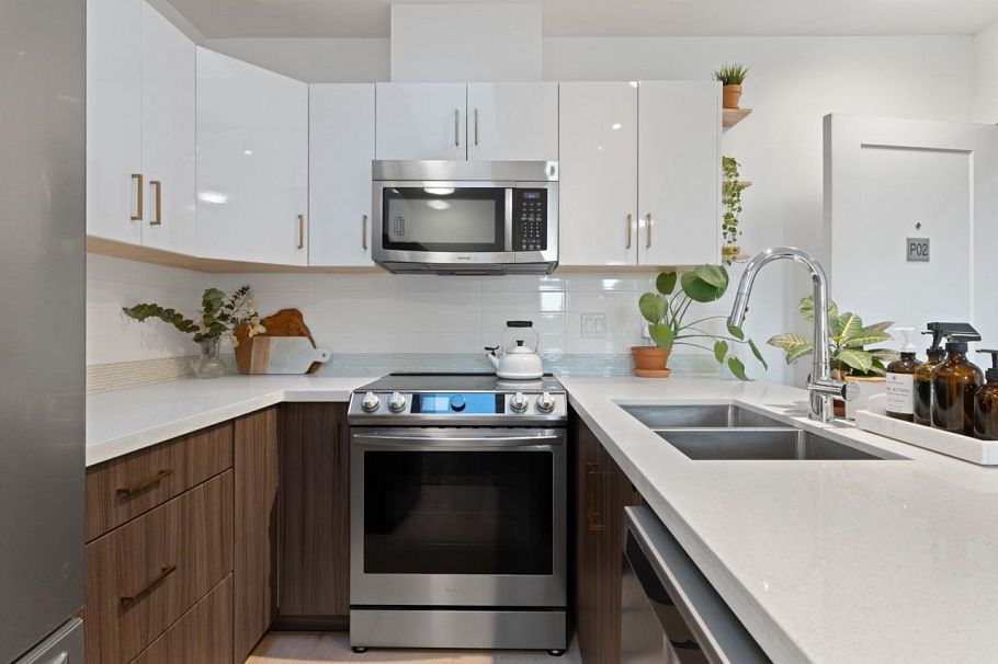 PH2 3939 Knight Street Vancouver, BC - 8