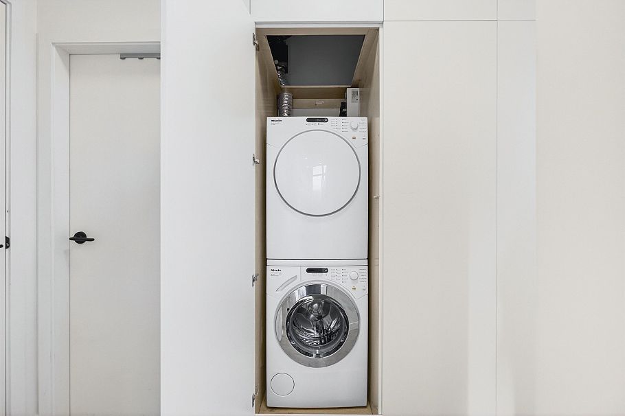 906 1050 Smithe Street Vancouver, BC - 24