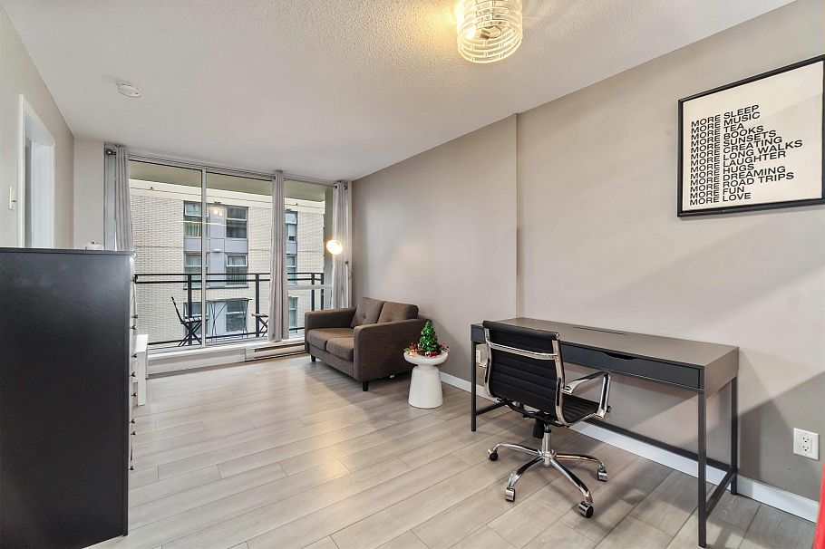 613 1082 Seymour Street Vancouver, BC - 2