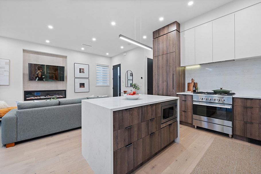 919 E 10th Avenue Vancouver, BC - 6