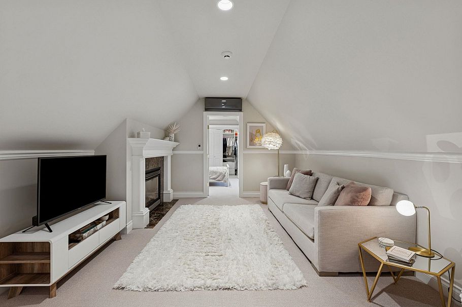 4081 Woodbury Avenue North Vancouver, BC - 30