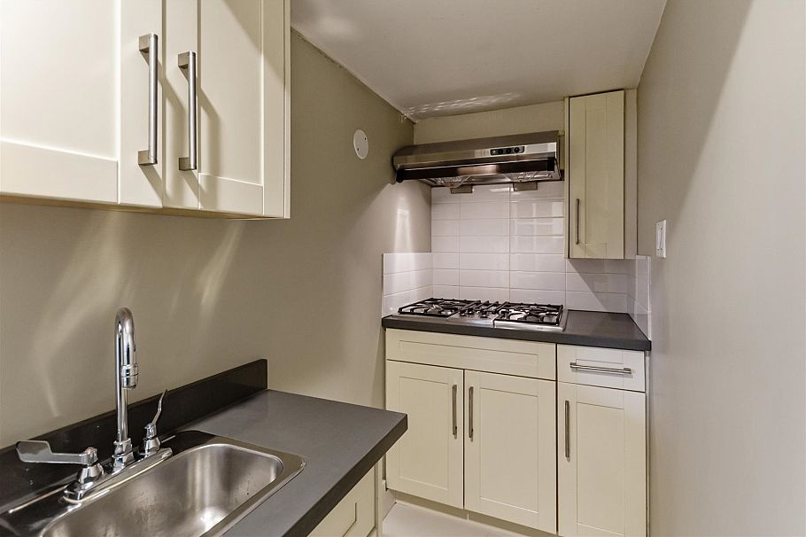 1995 Sasamat Place Vancouver, BC - 9