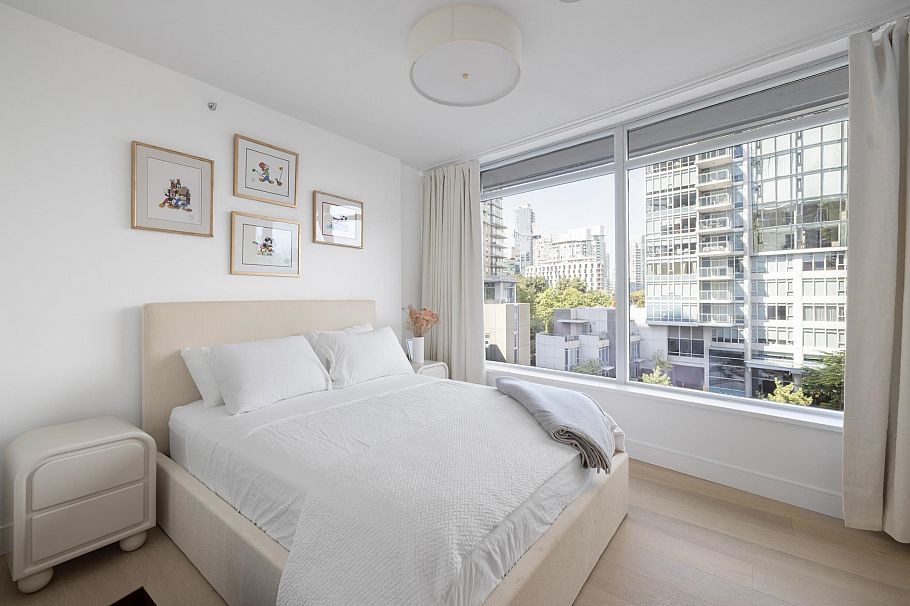 301 1233 W Cordova Street Vancouver, BC - 24