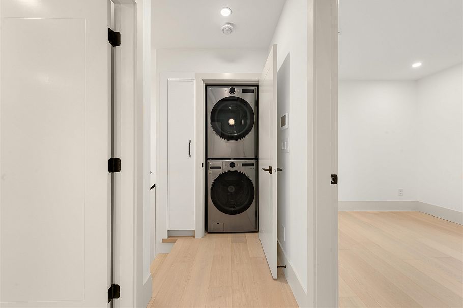 1 365 E 33rd Avenue Vancouver, BC - 32