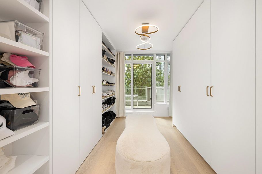 301 1233 W Cordova Street Vancouver, BC - 23