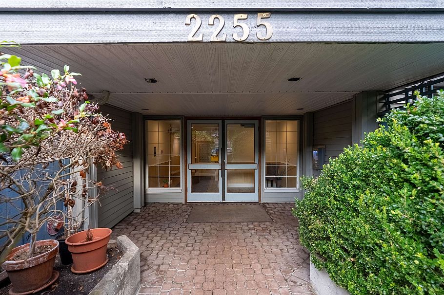 208 2255 Eton Street Vancouver, BC - 3