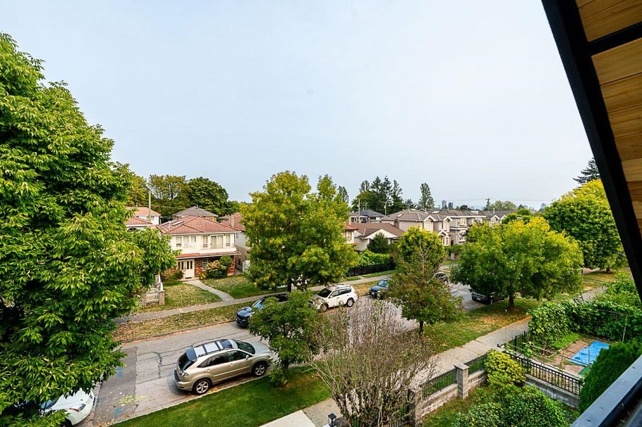 1 2248 E 48th Avenue Vancouver, BC - 26