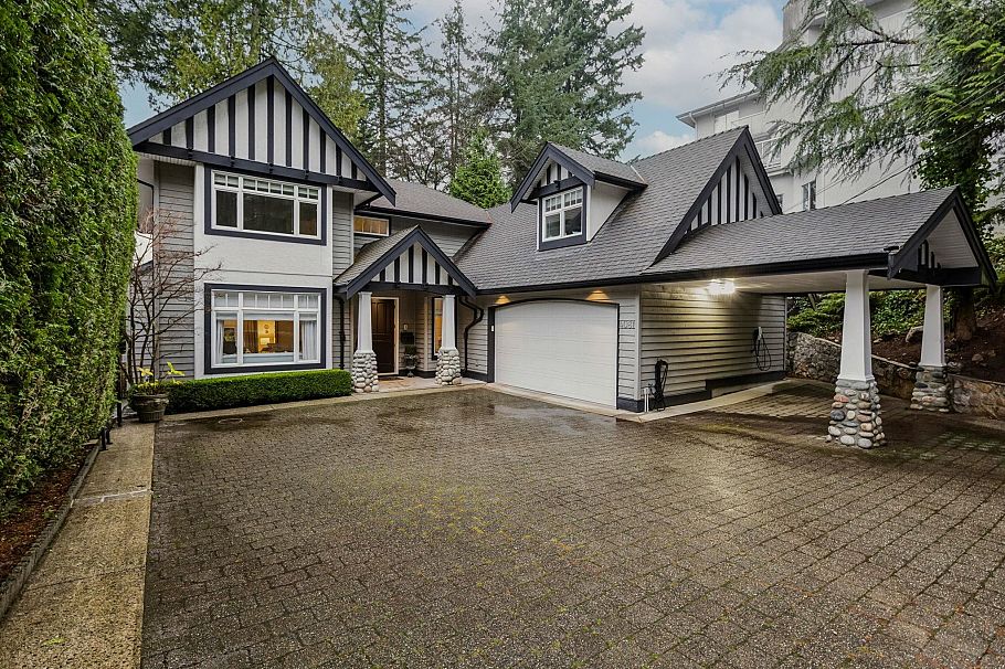 4081 Woodbury Avenue North Vancouver, BC - 1