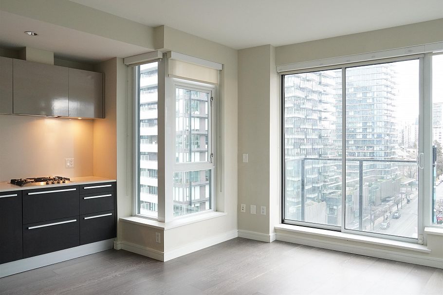 1103 1221 Bidwell Street Vancouver, BC - 2