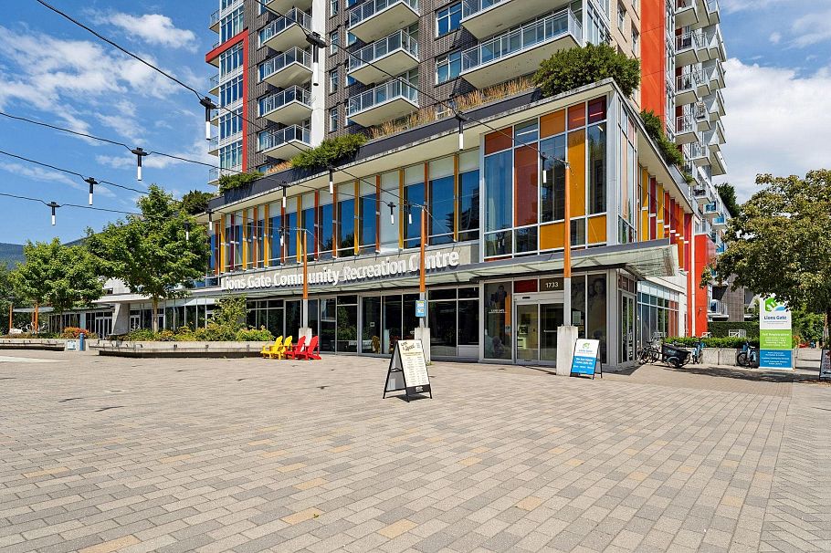 111 2060 Curling Road North Vancouver, BC - 34