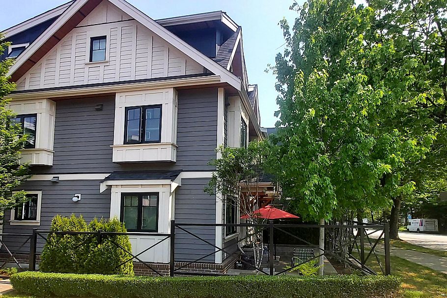 901 E Broadway Street Vancouver, BC - 1