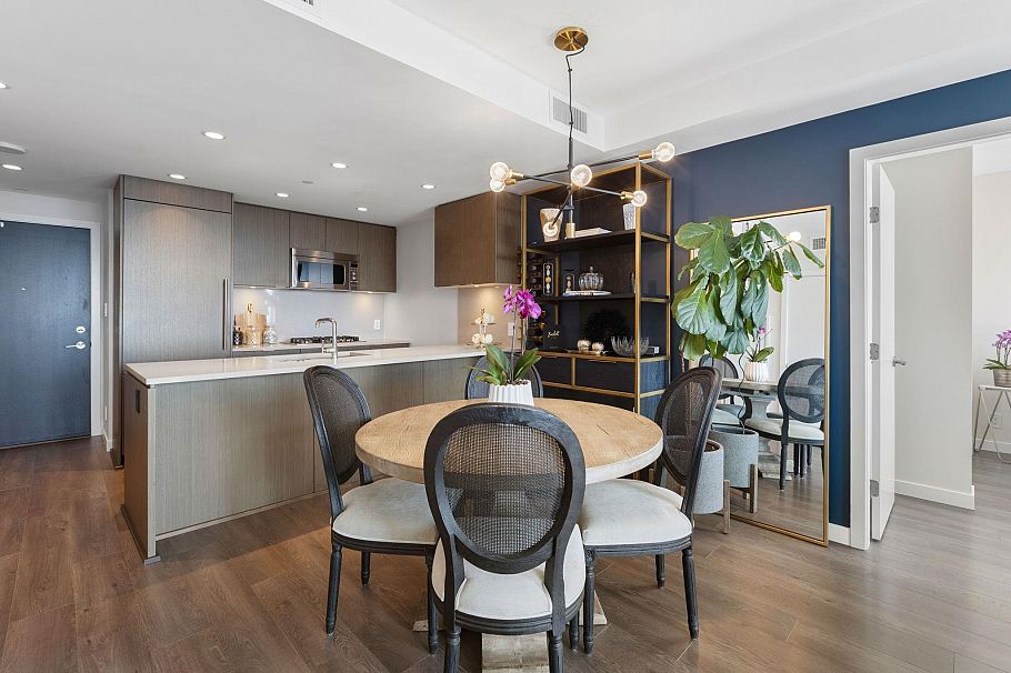 1703 125 E 14th Street North Vancouver, BC - 2