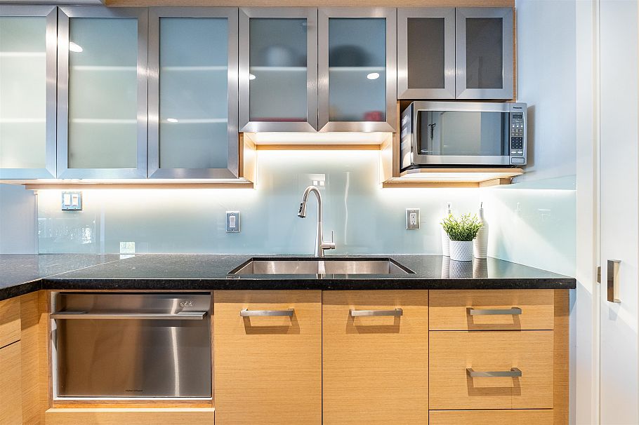 204 1551 Mariner Walk Vancouver, BC - 8